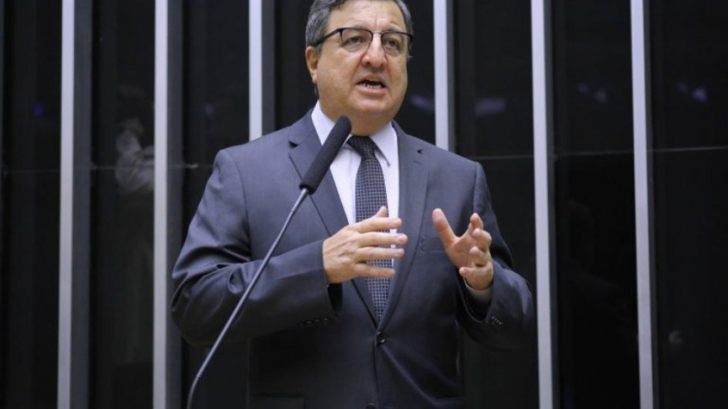 PEC Eleitoral: Lira pressiona relator e deve votar texto nesta quinta PEC Eleitoral: Lira pressiona relator e deve votar texto nesta quinta