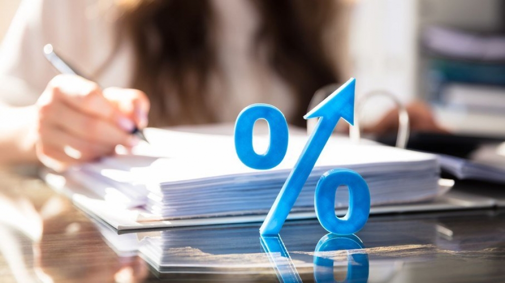 Abaixo-assinado tenta limitar custo do crédito em meio à alta da Selic Abaixo-assinado tenta limitar custo do crédito em meio à alta da Selic