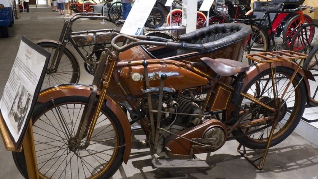 "Máquina do tempo": museu de motos clássicas nos EUA tem de tudo