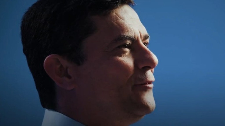 Justiça Eleitoral cumpre busca e apreensão na casa de Sergio Moro