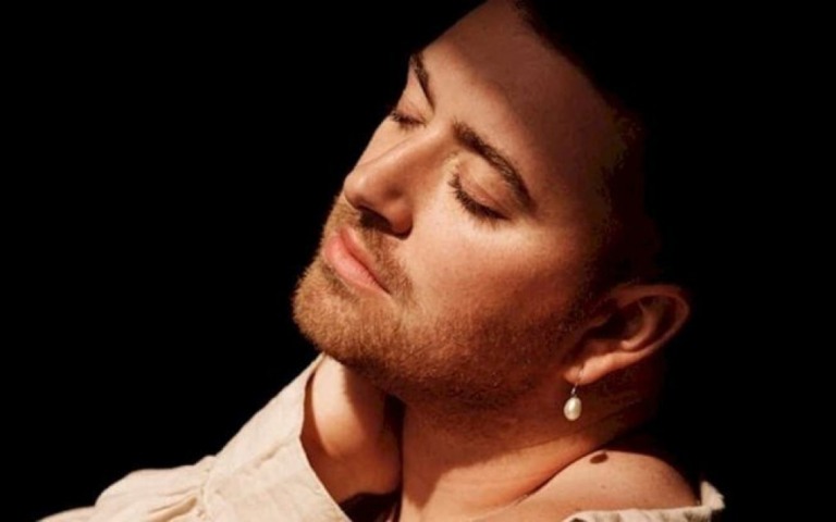 Sam Smith está de volta com o inédito single "Love Me More"
