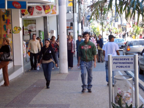 Alô Prefeito - Acim pede coleta de lixo e controle de ambulantes no Natal