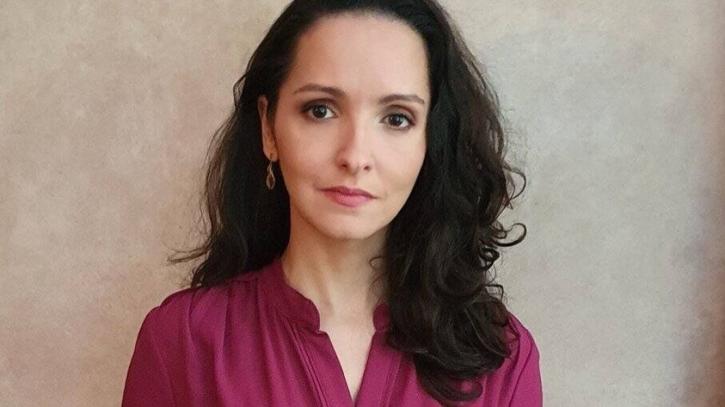 Famílias lançam livro para homenagear entes que morreram na pandemia