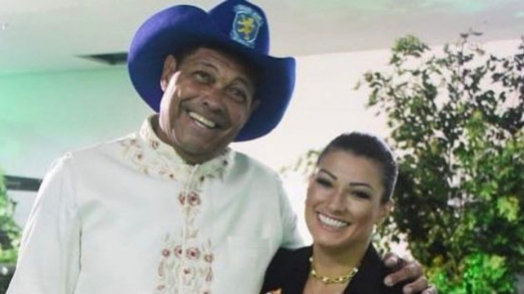 Filha de Valdemiro promete resolver atraso no 13º dos funcionários até sexta Filha de Valdemiro promete resolver atraso no 13º dos funcionários até sexta