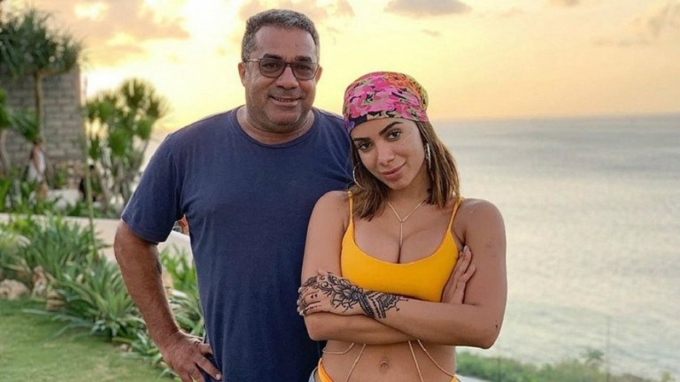 Painitto parabeniza filha por sucesso de 'Envolver': "histórico"