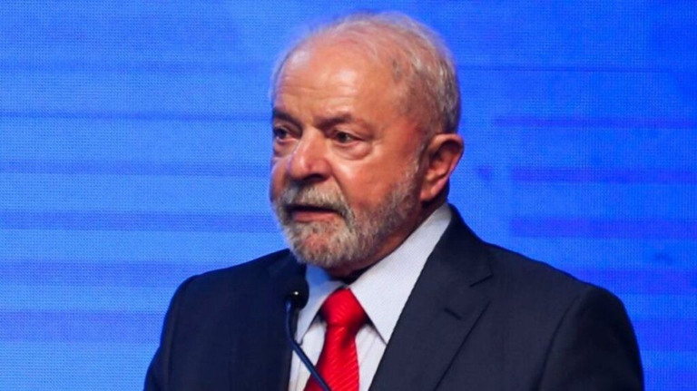 Lula recebe vacina bivalente contra a Covid-19 nesta segunda-feira