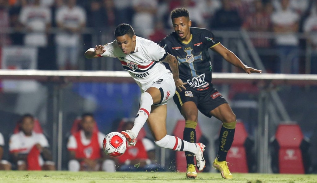 São Paulo vence Água Santa por 3 a 0 em sua primeira partida após a conquista da Supercopa Rei