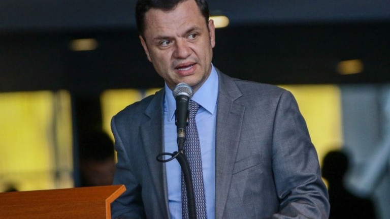 Anderson Torres tem convocação para depoimento em CPI aprovado
