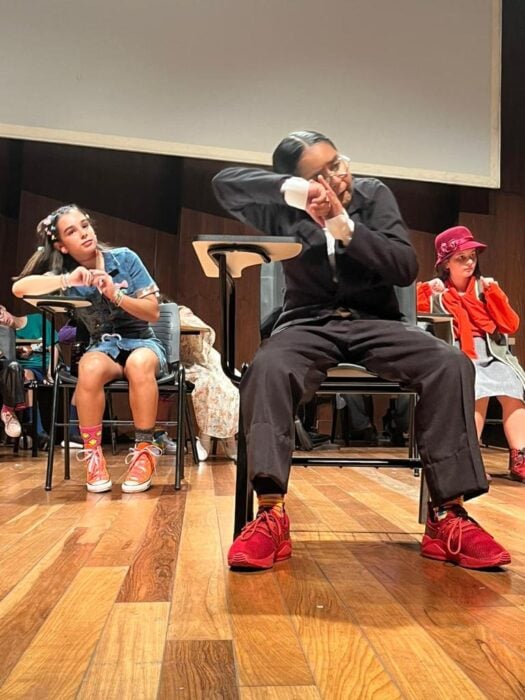 Eloá Ataíde Brilha no Palco: A Sensacional Interpretação de Seu Batista em 'A Escolinhazinha do Professor Raimundo'