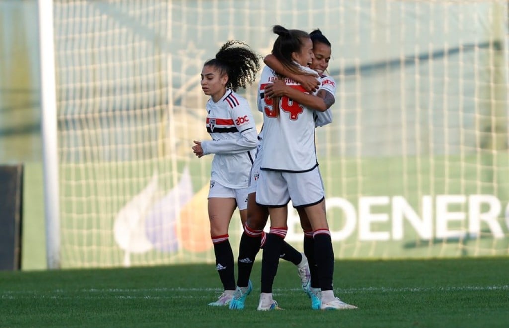 São Paulo vence o Grêmio e se classifica no Brasileiro Feminino