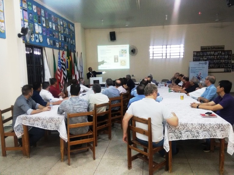 Rotary Marília-Leste reúne convidados em palestra sobre a organização