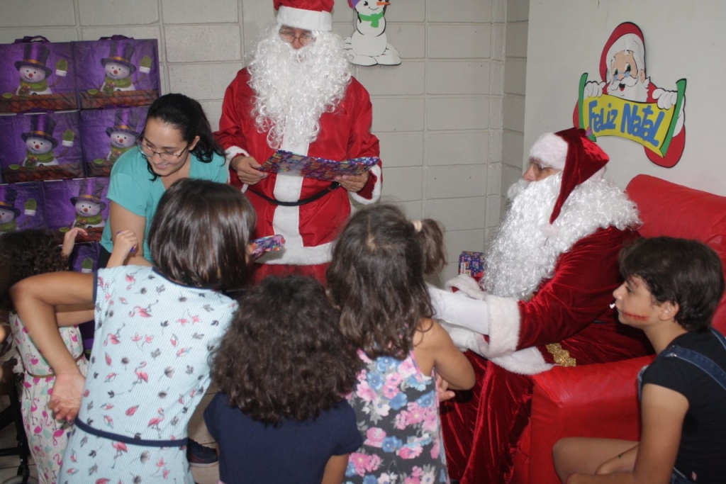 Cacam faz festa de Natal, anuncia investimento e lança vídeo; assista