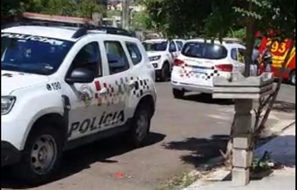 Foragido é baleado e morto em confronto com PM em MarÃlia; policial ferido Foragido é baleado e morto em confronto com PM em MarÃlia; policial ferido