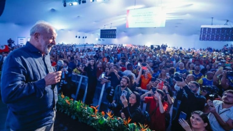 Ricardo Stuckert/PR – 11.05.2023 Presidente Lula discursa ao lado de ministros e autoridades da Bahia