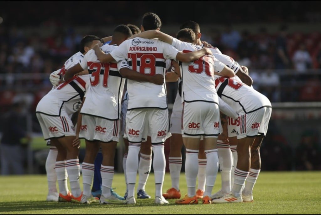 São Paulo supera o Fluminense nos minutos finais no Morumbi