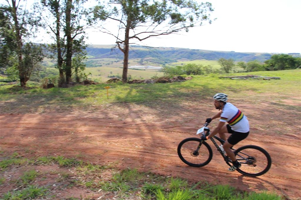 Desafio da Secam leva ciclistas para trilhas do Vale do Canaã em Marília