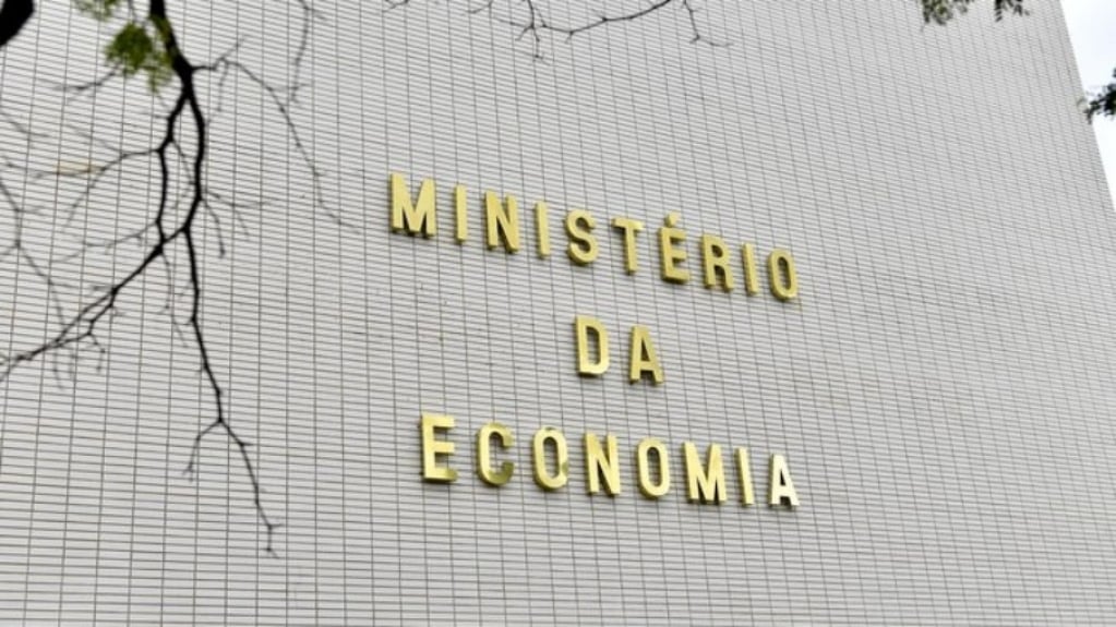 Ministério da Economia afirma que cumprirá teto de gastos em 2022