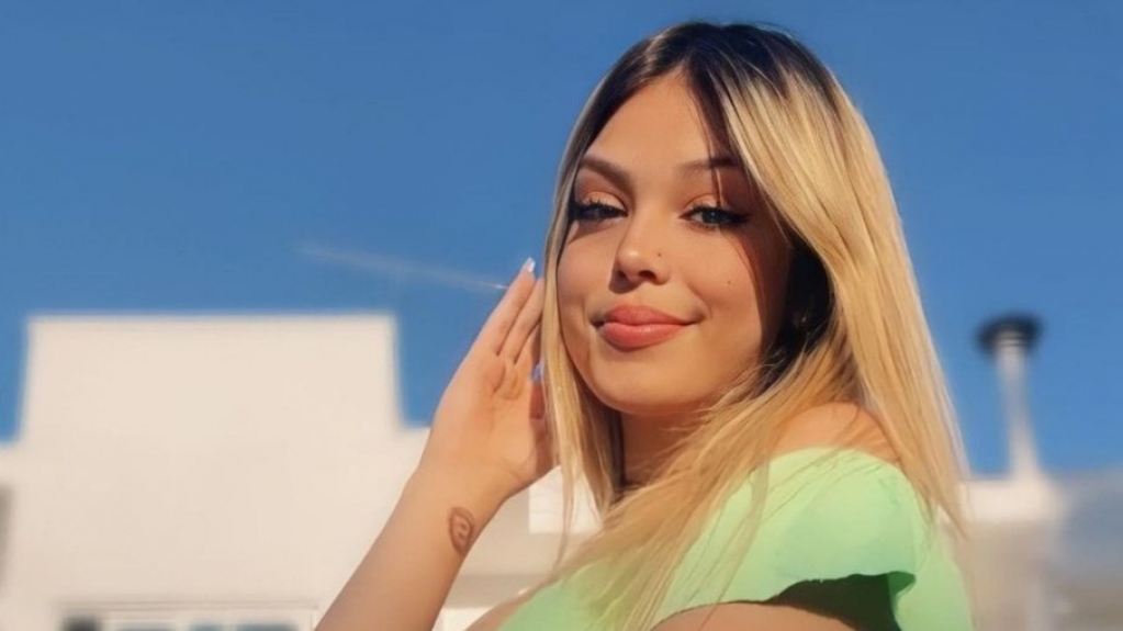 Aos 15 anos, Melody mostra mansão luxuosa em São Paulo