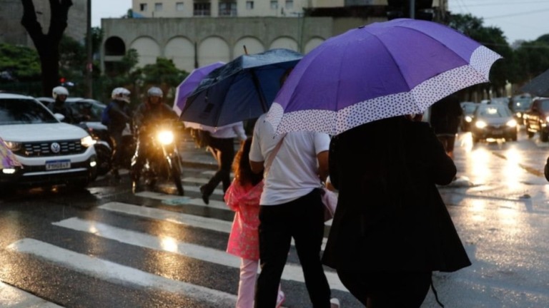 Fernando Frazão/Agência Brasil – 14/03/2023 Chuva deixa São Paulo em estado de atenção