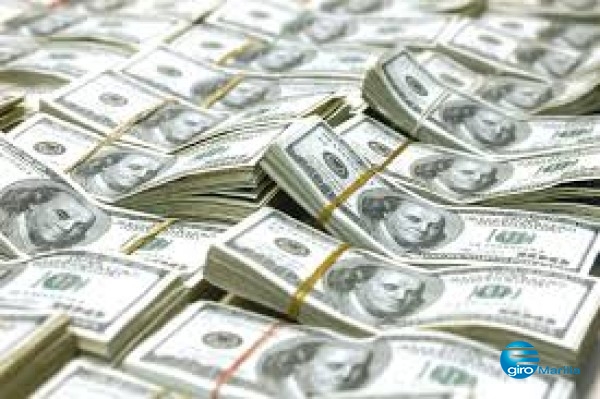 Dólar fecha acima de R$ 3,60 pela primeira vez desde 2003