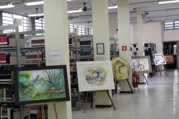 Biblioteca do Univem ganha público com acervo, horários e tecnologia