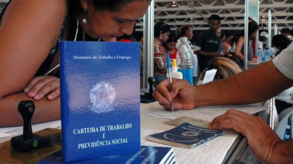 Desemprego fica estável em 8,4% no trimestre encerrado em janeiro Desemprego fica estável em 8,4% no trimestre encerrado em janeiro