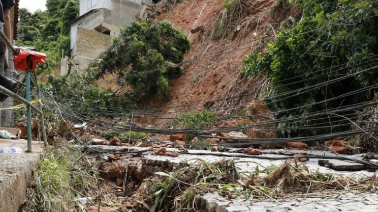 Petrópolis aciona sirenes para alertar sobre chance de chuva forte
