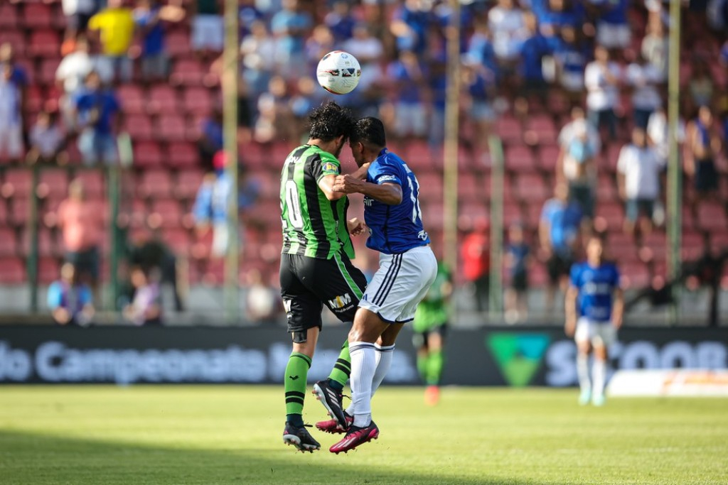 Cruzeiro empata com o América-MG e continua lutando para se afastar da zona de rebaixamento