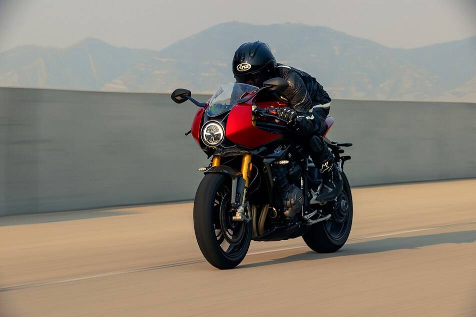 Triumph Speed Triple 1200 RR . Foto: Divulgação