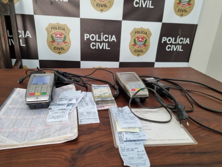 Polícia apreende máquinas, anotações e dinheiro em ação contra Jogo do Bicho