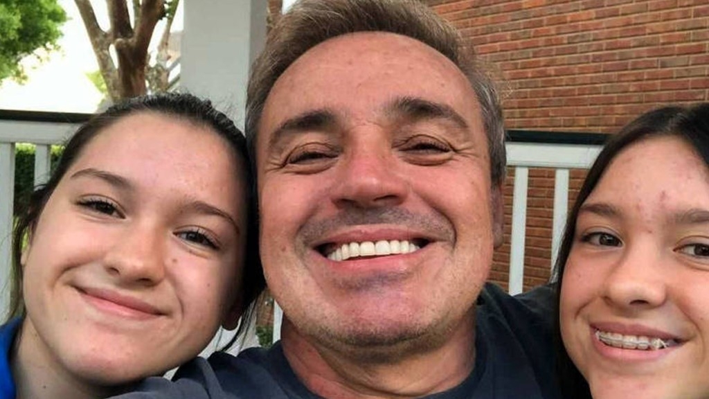 Filha de Gugu Liberato faz homenagem ao pai e declara saúdade: ‘Inesquecíveis’