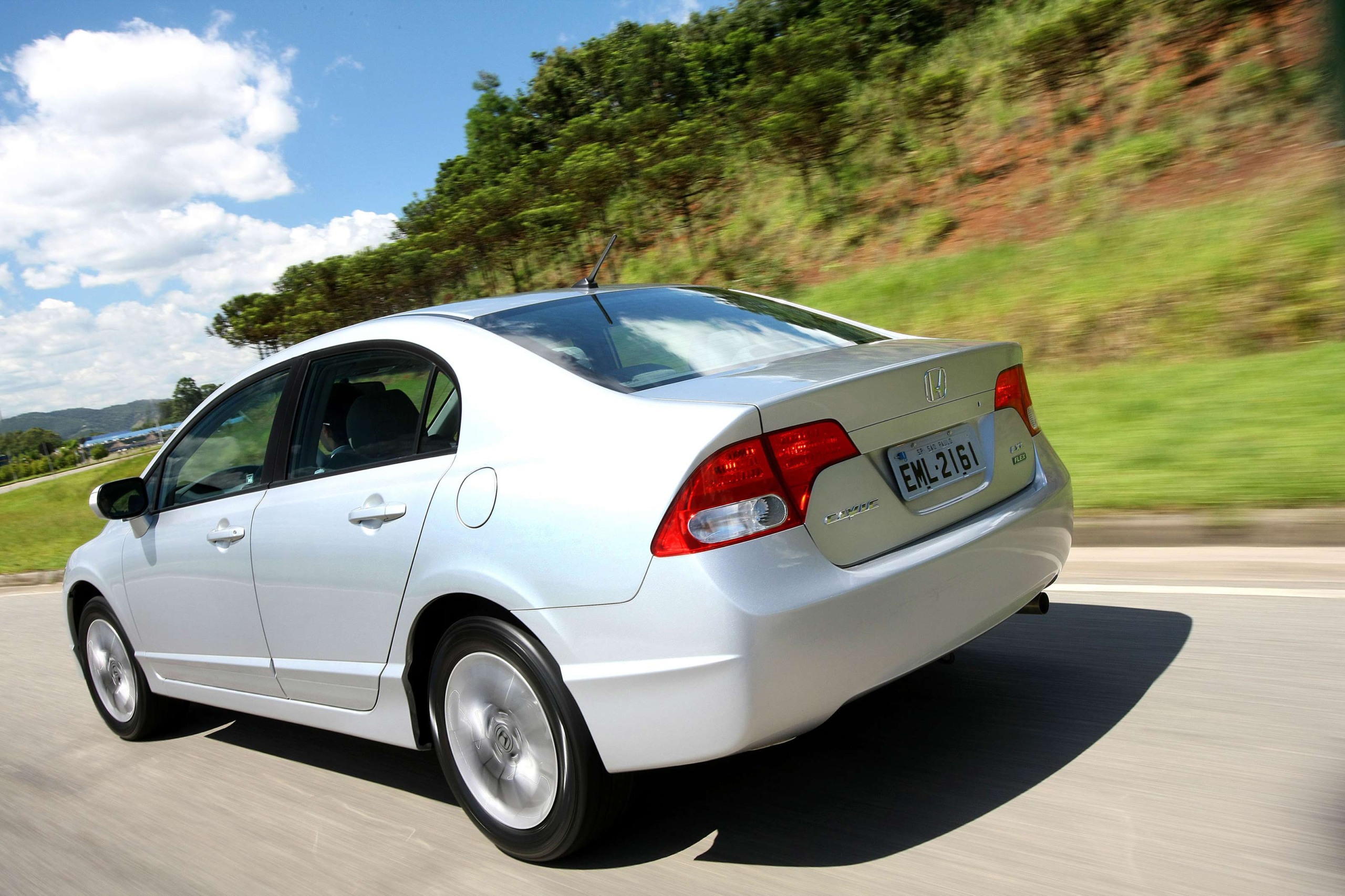 Honda Civic tem motor 1.8 e câmbio de quatro marchas. Foto: Divulgação