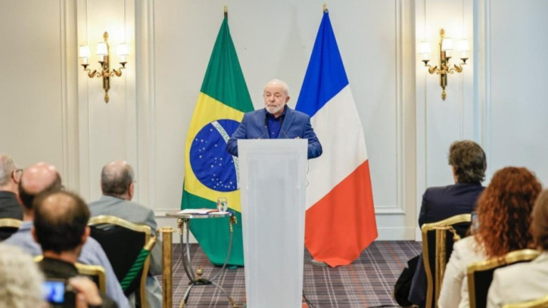 Ricardo Stuckert Lula voltou ao Brasil neste sábado (24)
