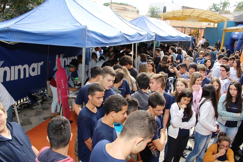 Unimar apresenta cursos em Feira de Profissões no ensino médio