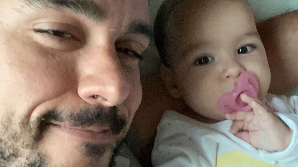 Joaquim Lopes desabafa após filha de 8 meses ser internada com infecção Joaquim Lopes desabafa após filha de 8 meses ser internada com infecção