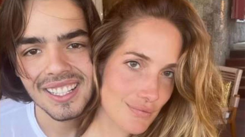 Namorada de João Guilherme, filho de Faustão, posa ao lado de sogra Namorada de João Guilherme, filho de Faustão, posa ao lado de sogra