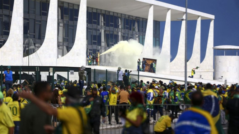 redacao@odia.com.br (Agência Brasil) Câmara quer investigar participação de militares em atos antidemocráticos