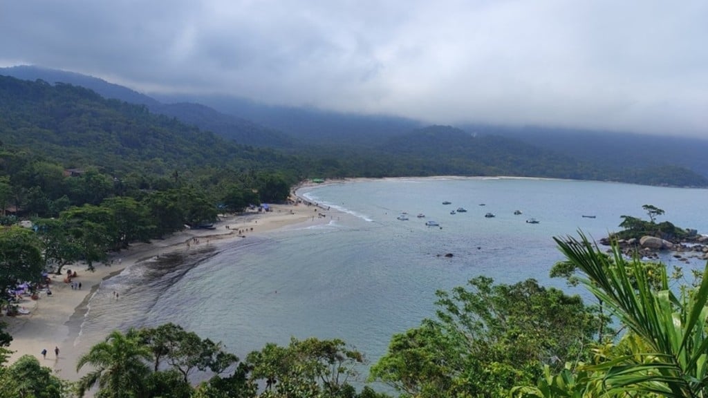 Rafael Nascimento A ‘Praia do Coração’, como é conhecida a Praia de Castelhanos em Ilhabela, Litoral Norte de São Paulo