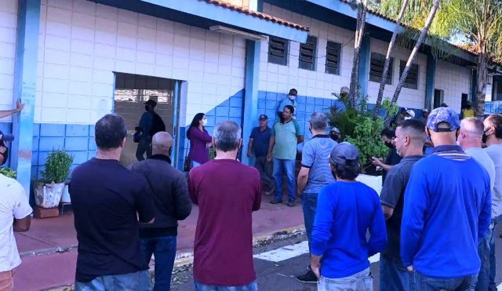 Sindicato de servidores aumenta críticas e vai à Câmara por apoio a campanha salarial