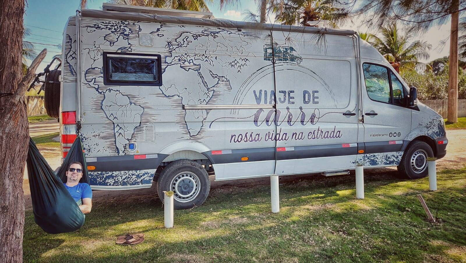 Apaixonados pela estrada, casal vende apartamento para viajar a bordo de um motorhome. Foto: Viaje de Carro