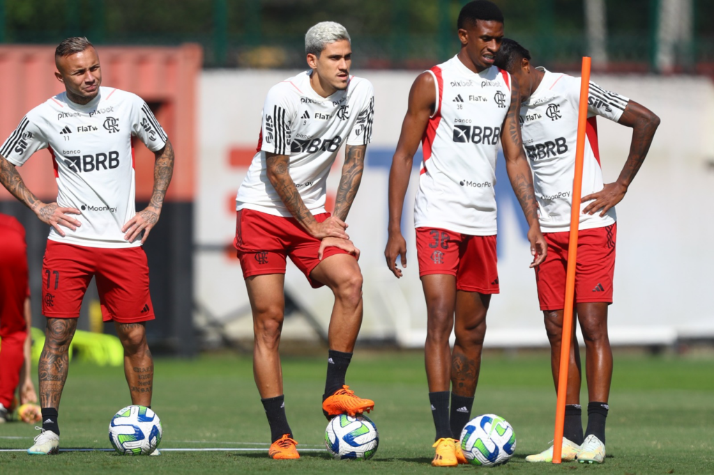 Flamengo faz últimos ajustes para enfrentar o Athletico-PR pelas quartas da Copa do Brasil