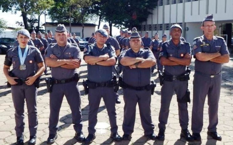 Policiais recebem medalhas e homenagens em Marília, uma mulher na lista