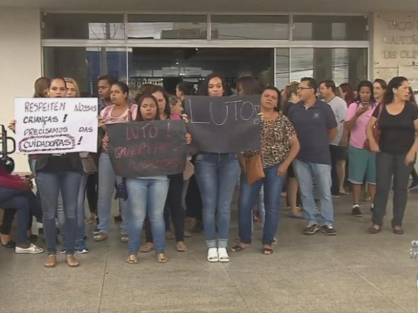 Reunião nesta quarta define futuro de cuidadoras em escolas