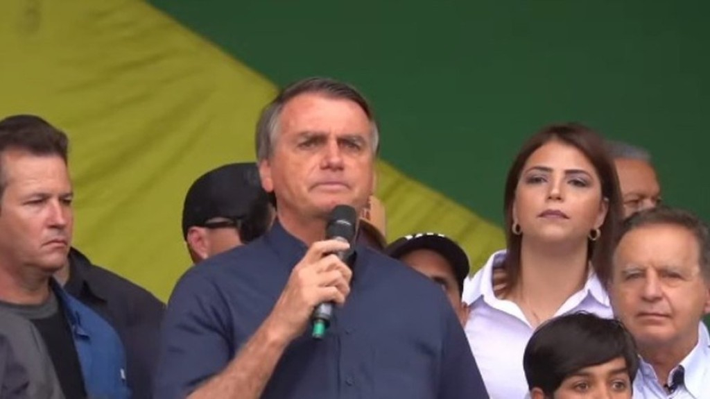 Em Sorocaba, Bolsonaro chama Lula de 'capeta' e se diz 'homem de bem'