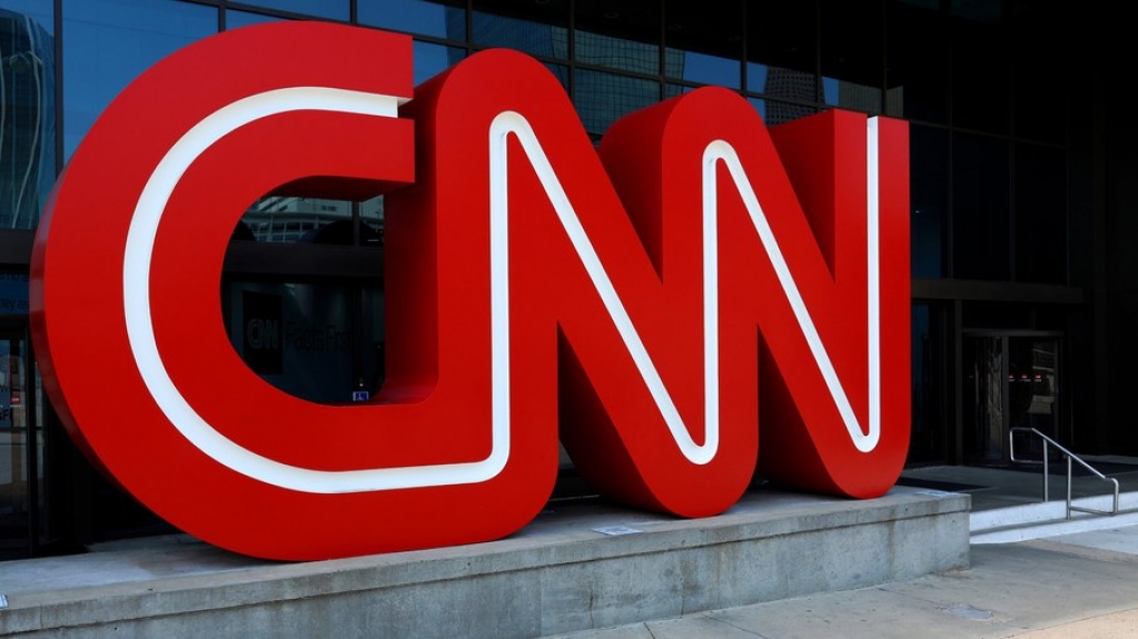 CNN demite três funcionários que não tomaram vacina contra Covid-19