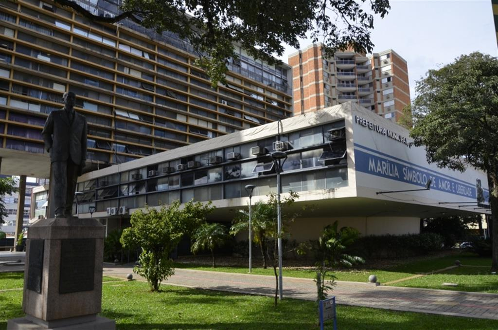 Feriado muda horários e fecha serviços e comércio em Marília