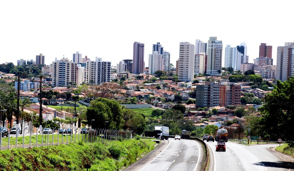 Marília ganha empregos em outubro e supera outros centros; veja números