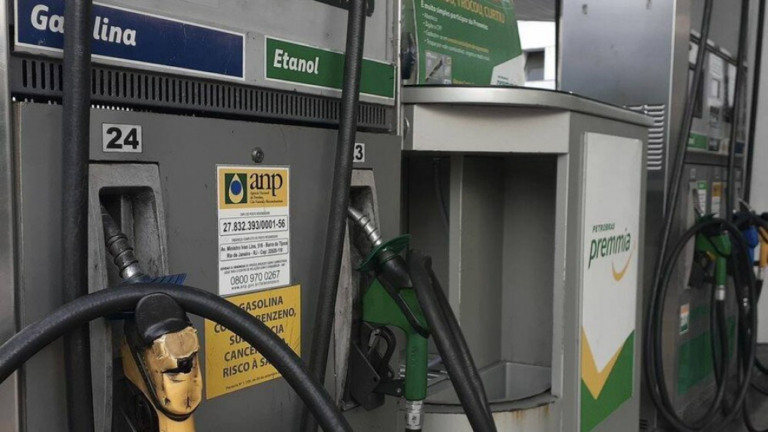 Gasolina fica alinhada ao mercado externo após redução da Petrobras