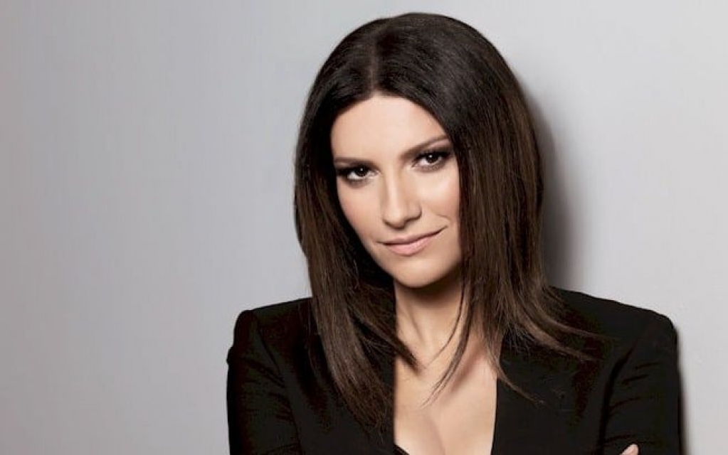Laura Pausini anuncia "Scatola" com performance 3D ao vivo em vários locais do mundo