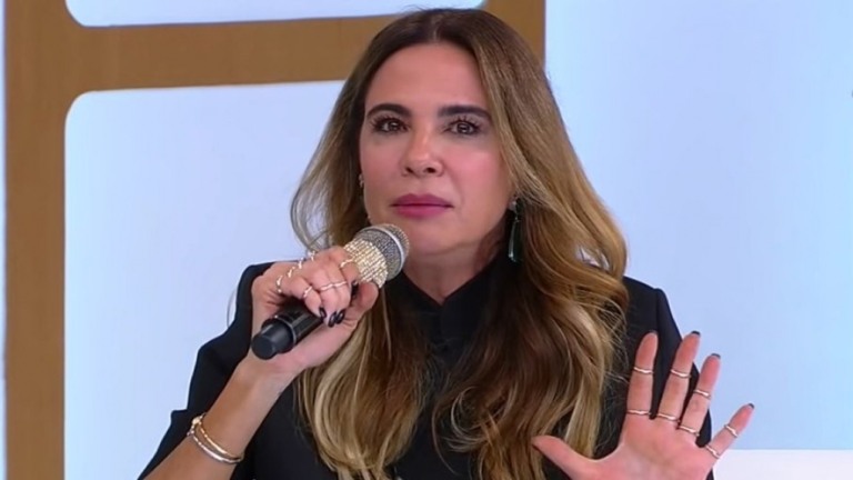 Record ataca a concorrência para ter nova apresentadora no Ilha Record